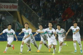 [Photo] Vượt qua đá xấu, U19 HAGL JMG thắng xứng đáng U21