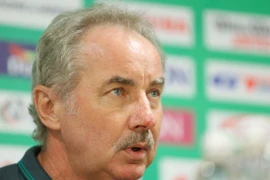 HLV Alfred Riedl cân nhắc chuyện tìm công việc mới