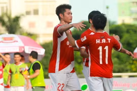 Tuấn Hưng nghỉ đá, đội H.A.T thắng tưng bừng trước FC Triều Khúc 