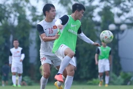 Công Vinh nổ súng, tuyển Việt Nam tập dứt điểm chờ Malaysia