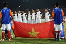 U19 Việt Nam phải tập trên mặt sân xấu như "ruộng cày"