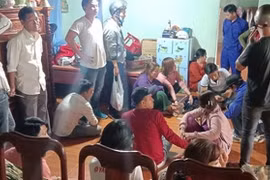 Bình Phước: Phá sòng bạc trăm triệu tại nhà cụ bà 81 tuổi