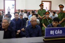 Các bị cáo tại phiên tòa sáng 22/4/2019. (Ảnh: Thành Chung/TTXVN)