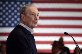Tỷ phú Michael Bloomberg phát biểu tại Detroit, Michigan, Mỹ, ngày 21/12/2019. (Ảnh: AFP/ TTXVN)
