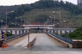 Cửa khẩu đường bộ Quốc tế số II Kim Thành. (Ảnh: Quốc Khánh - TTXVN)