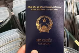 Hộ chiếu phổ thông mẫu mới của Việt Nam.