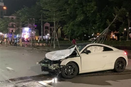 Chiếc xe gây tai nạn. (Ảnh: TTXVN phát)