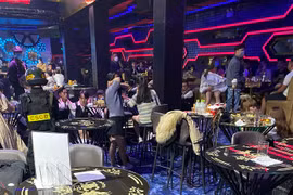 Thời điểm lực lượng chức năng kiểm tra Nhà hàng DJ 365. (Nguồn: Cand)