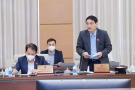 Chủ nhiệm Ủy ban Văn hóa, Giáo dục của Quốc hội Nguyễn Đắc Vinh phát biểu. (Ảnh: Doãn Tấn/TTXVN)