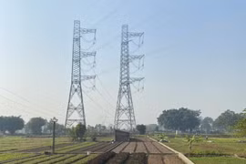 Thi công dự án đường dây 500/220kV Nho Quan-Phú Lý-Thường Tín. (Nguồn: EVNNPT)