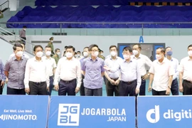 Phó Thủ tướng Chính phủ Vũ Đức Đam kiểm tra công tác chuẩn bị phục vụ SEA Games 31 tại Nhà thi đấu Bắc Giang. (Ảnh: Đồng Thúy/TTXVN)