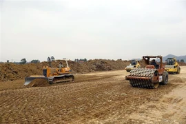 Thi công cao tốc Bắc-Nam. (Nguồn: TTXVN)