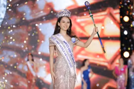 Người đẹp Huỳnh Nguyễn Mai Phương (số báo danh 216) đến từ Đồng Nai đăng quang Hoa hậu Thế giới Việt Nam 2022 - Miss World Vietnam 2022. (Ảnh: TTXVN phát)