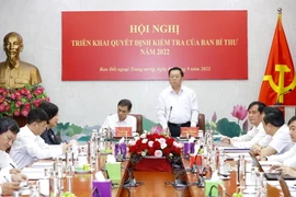 Ông Nguyễn Trọng Nghĩa, Bí thư Trung ương Đảng, Trưởng Ban Tuyên giáo Trung ương, Trưởng đoàn kiểm tra phát biểu chỉ đạo hội nghị. (Ảnh: Phương Hoa/TTXVN)