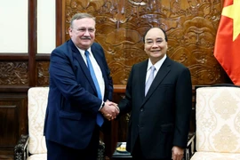 Chủ tịch nước Nguyễn Xuân Phúc tiếp ông Ory Csaba, Đại sứ đặc mệnh toàn quyền Hungary tại Việt Nam chào từ biệt. (Ảnh: Thống Nhất/TTXVN)