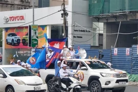 Các cuộc diễu hành vận động bầu cử trên một số tuyến đường chính của thủ đô Phnom Penh. (Ảnh: Trần Ngọc Long/TTXVN)