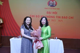 Bà Lê Thị Thu Hằng, Trợ lý Bộ trưởng Ngoại giao, Vụ trưởng Vụ Thông tin báo chí, Bí thư Chi bộ Vụ Thông tin báo chí nhiệm kỳ 2020-2022 được tín nhiệm tái đắc cử Bí thư Chi bộ nhiệm kỳ 2022-2025.