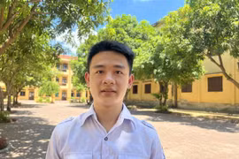  Em Nguyễn Trần Nam Khánh, học sinh lớp 12A1, trường Trung học phổ thông Nam Đàn 1, huyện Nam Đàn, Nghệ An. (Ảnh: TTXVN phát)