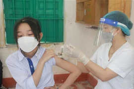 Tiêm vaccine ngừa COVID-19. (Nguồn: TTXVN)