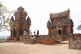 Di tích kiến trúc nghệ thuật quốc gia đặc biệt tháp Po Klong Garai (phường Đô Vinh, thành phố Phan Rang-Tháp Chàm) - điểm thu hút du khách tới tham quan. (Ảnh: Nguyễn Thành/TTXVN)