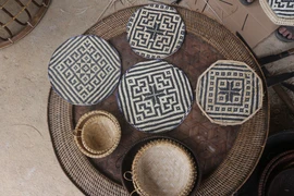 Các sản phẩm mây tre đan của Hợp tác xã mây tre đan bản Diềm. (Ảnh: Bích Huệ/TTXVN)