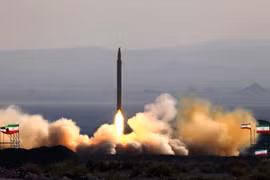 Một vụ phóng tên lửa của Iran. (Ảnh: AFP)