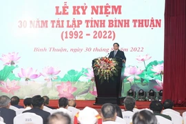 Thủ tướng Phạm Minh Chính phát biểu tại Lễ Kỷ niệm 30 năm tái lập tỉnh Bình Thuận. (Ảnh: Dương Giang/TTXVN)