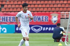 Đoàn Văn Hậu quay trở lại tập luyện cùng tuyển Việt Nam sau khi vắng mặt từ ngày 31/8 tới 3/9 để hoàn tất thủ tục chuyển nhượng sang câu lạc bộ mới SC Heerenveen (Hà Lan). (Ảnh: Nguyên An)