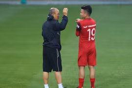 HLV Park Hang-seo muốn Quang Hải nhường danh hiệu Quả bóng vàng năm 2019 cho đàn anh. (Ảnh: Nguyên An/Vietnam+)