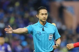 Trọng tài Nathan Chan Rong De.