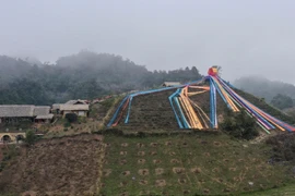 Trình diễn lụa trên non cao tại Vân Hồ, Sơn La (Ảnh: BTC)