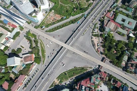 [Photo] Hà Nội nhìn từ trên cao vắng vẻ lạ thường trong ngày nắng nóng