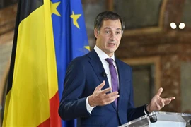 Ông Alexander De Croo phát biểu với báo giới tại thủ đô Brussels sau khi được đề cử làm Thủ tướng Bỉ ngày 30/9/2020. (Ảnh: AFP/TTXVN)