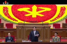 Nhà lãnh đạo Kim Jong Un (giữa) phát biểu tại Đại hội toàn quốc lần thứ 7 Đảng Lao động Triều Tiên ở Bình Nhưỡng ngày 7/5. (Nguồn: YONHAP/TTXVN)