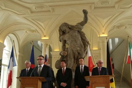 Các Ngoại trưởng V4, Đức và Pháp tham dự cuộc gặp tại Praha. (Ảnh: Mai-Tâm/Vietnam+)