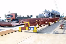 Các thành phần cấu thành nồi hơi công nghệ cao được chuyển đến Nhà máy Nhiệt điện Vĩnh Tân 4. (Ảnh: Sỹ Thắng/TTXVN)