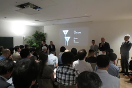 Buổi lễ ra mắt sản phẩm. (Ảnh: Thành Hữu/Vietnam+)