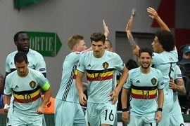 Các cầu thủ đội tuyển Bỉ ăn mừng chiến thắng trước Hungary. (Nguồn: EPA/TTXVN)