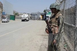 Binh sỹ Pakistan gác tại khu vực biên giới. (Nguồn: AFP/TTXVN) 