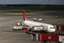 Máy bay của Hãng hàng không Royal Flight đỗ tại sân bay thành phố Antalya của Thổ Nhĩ Kỳ ngày 2/9. (Nguồn: TASS/TTXVN) 