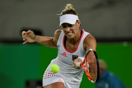 Tay vợt người Đức Angelique Kerber trong trận bán kết quần vợt đơn nữ với Madison Keys tại Olympic 2016. (Nguồn: AFP/TTXVN) 