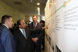 Thủ tướng Nguyễn Xuân Phúc đến thăm Tập đoàn Dầu khí Zarubezhneft. (Ảnh: Thống Nhất/TTXVN)