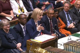 Tân Thủ tướng Anh Liz Truss phát biểu tại phiên họp Hạ viện ở London ngày 7/9/2022. (Ảnh: AFP/ TTXVN)
