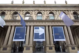 Quang cảnh bên ngoài Sàn giao dịch chứng khoán tại Frankfurt, Đức. (Ảnh: AFP/ TTXVN)