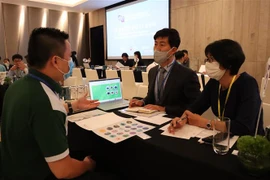 Doanh nghiệp Việt Nam-Hàn Quốc trao đổi cơ hội hợp tác tại Tuần lễ doanh nghiệp Việt Nam-Hàn Quốc. (Ảnh: Xuân Anh/TTXVN)
