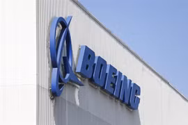 Biểu tượng Boeing tại nhà máy của hãng ở Renton, Washington (Mỹ). (Ảnh: AFP/ TTXVN)