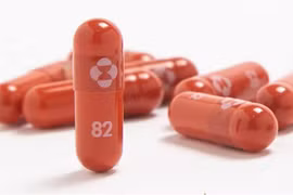 Thuốc molnupiravir do công ty Merck & Co của Mỹ bào chế. (Ảnh: News Emory/TTXVN)