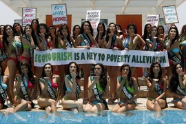 [Photo] Thí sinh Hoa hậu Philippines hưởng ứng ngày Trái Đất