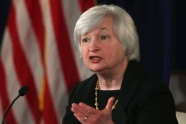 Vàng giảm giá mạnh sau thông tin Fed có thể sớm nâng lãi suất