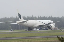 Pakistan: Máy bay chở khách bị tấn công, 1 người thiệt mạng